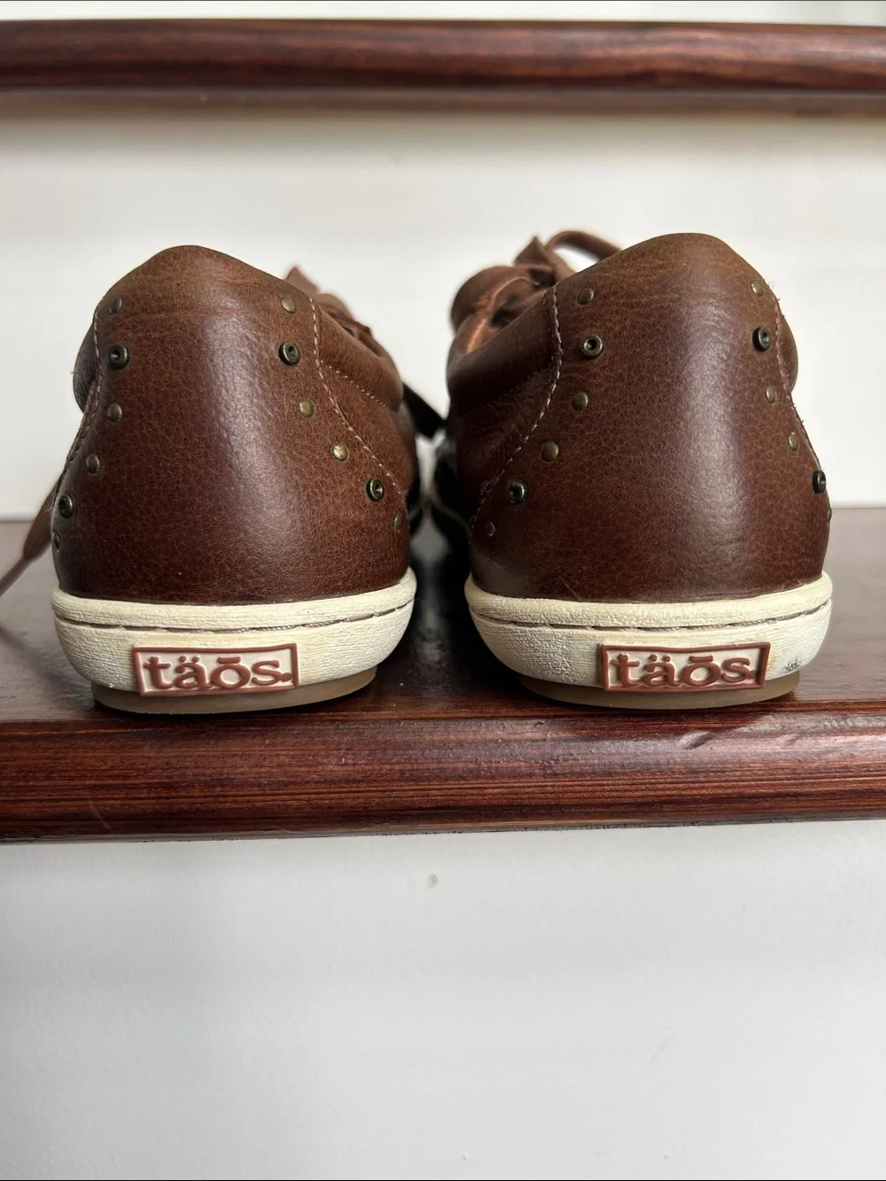 Taos Footwear casual lace